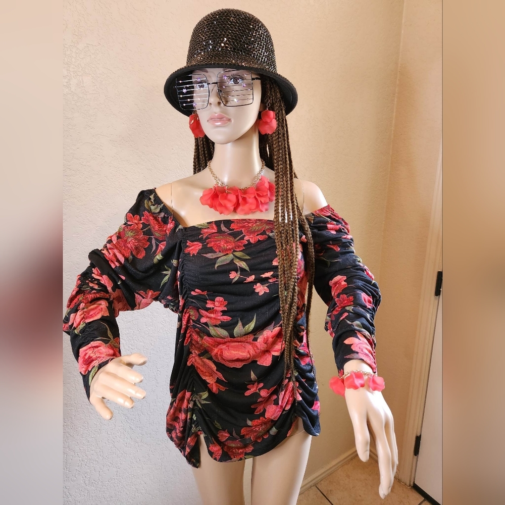 Blouse and necklace  hat not included